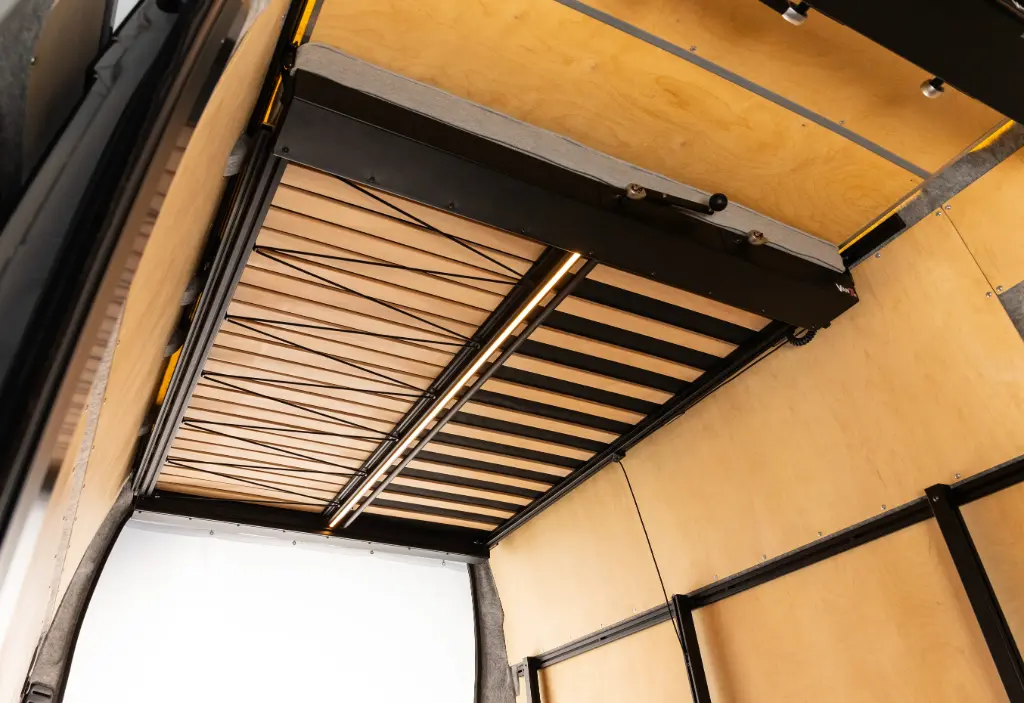 VAN7 longitudinal lift bed
